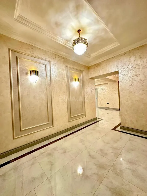 Satılır 4 otaqlı mənzil 205.7 m²