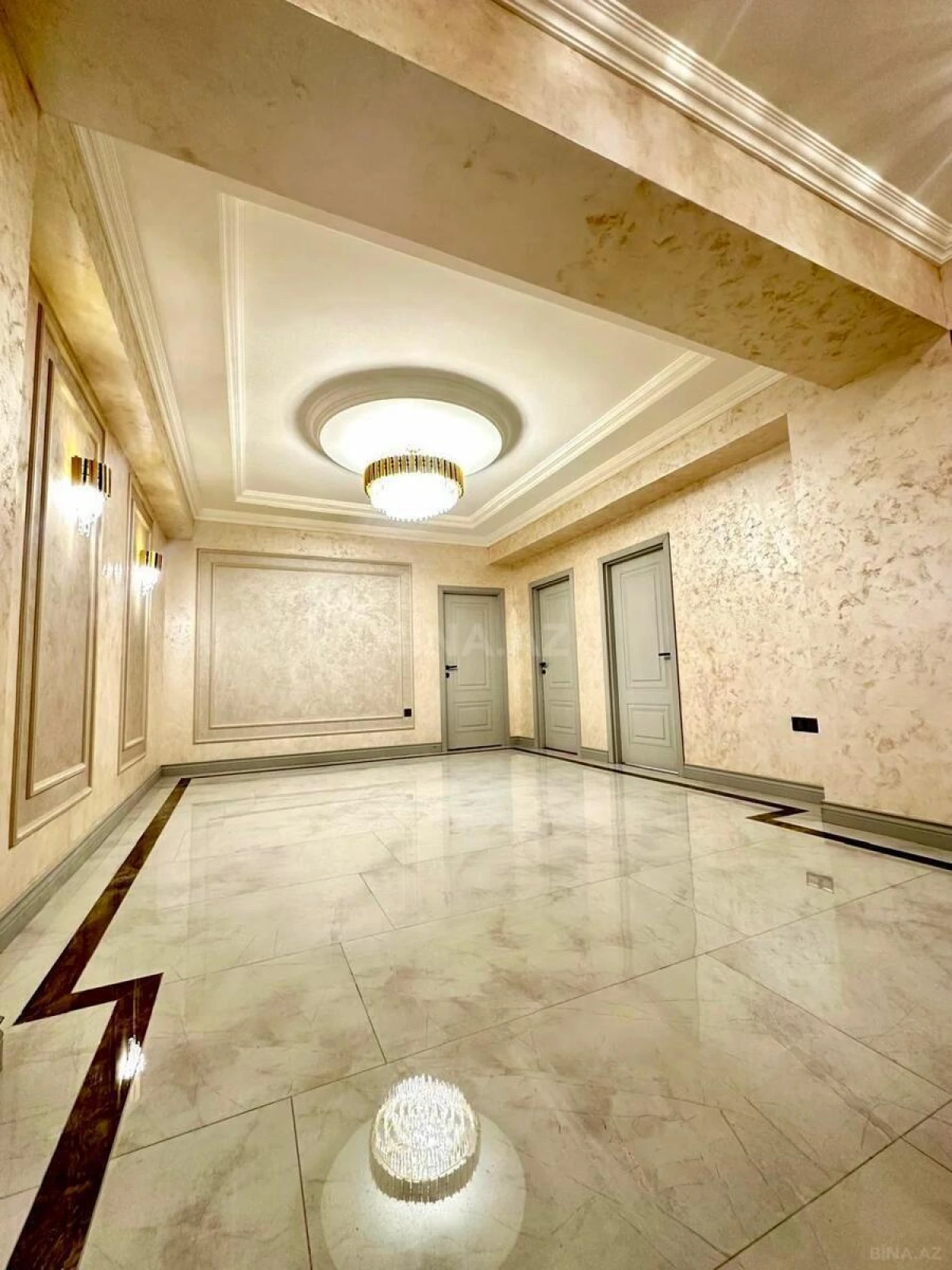 Satılır 4 otaqlı mənzil 205.7 m²