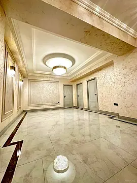 Satılır 4 otaqlı mənzil 205.7 m²