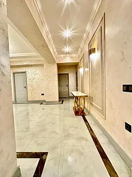 Satılır 4 otaqlı mənzil 205.7 m²