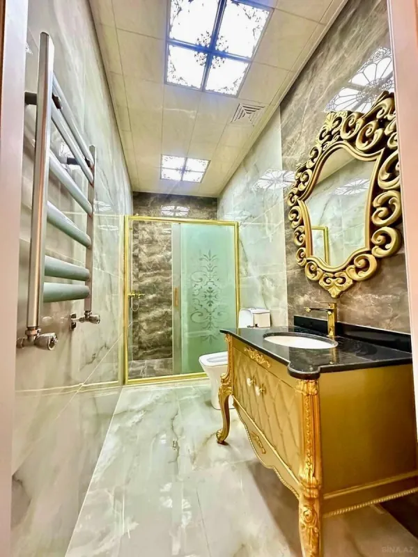 Satılır 4 otaqlı mənzil 205.7 m²