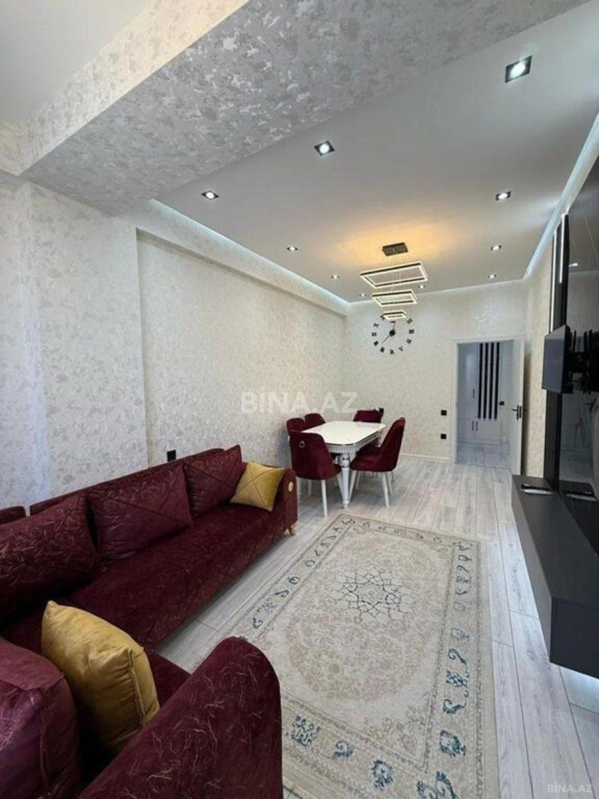 Kirayə verilir 2 otaqlı mənzil 60 m²