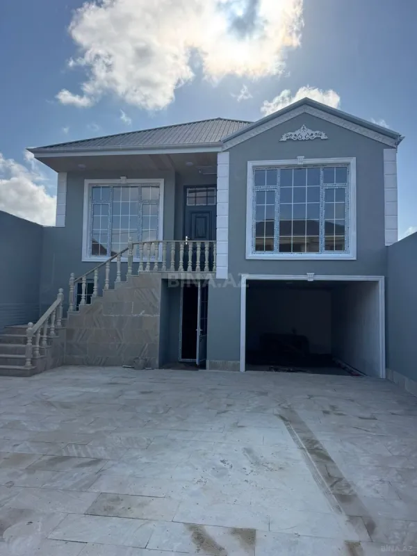 Satılır 4 otaqlı həyət evi 250 m²