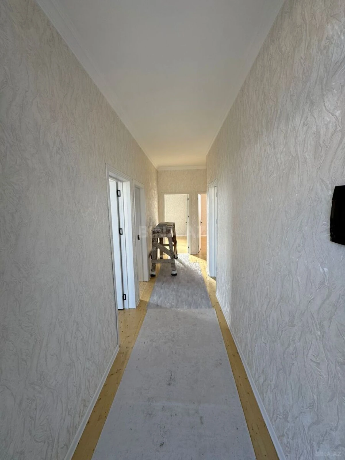 Satılır 4 otaqlı həyət evi 250 m²