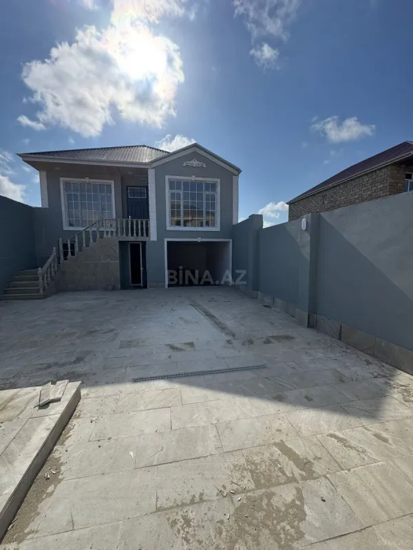 Satılır 4 otaqlı həyət evi 250 m²