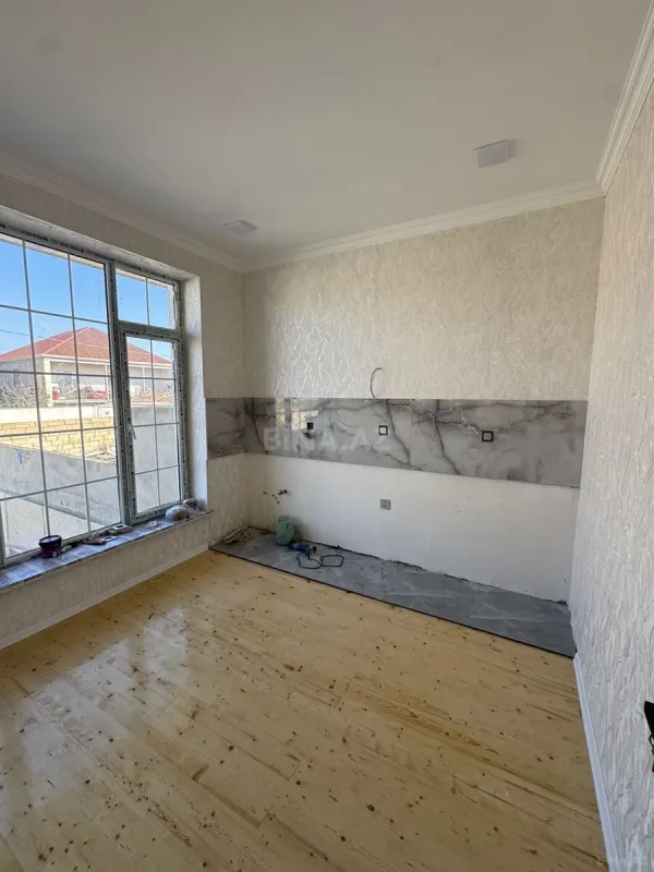Satılır 4 otaqlı həyət evi 250 m²