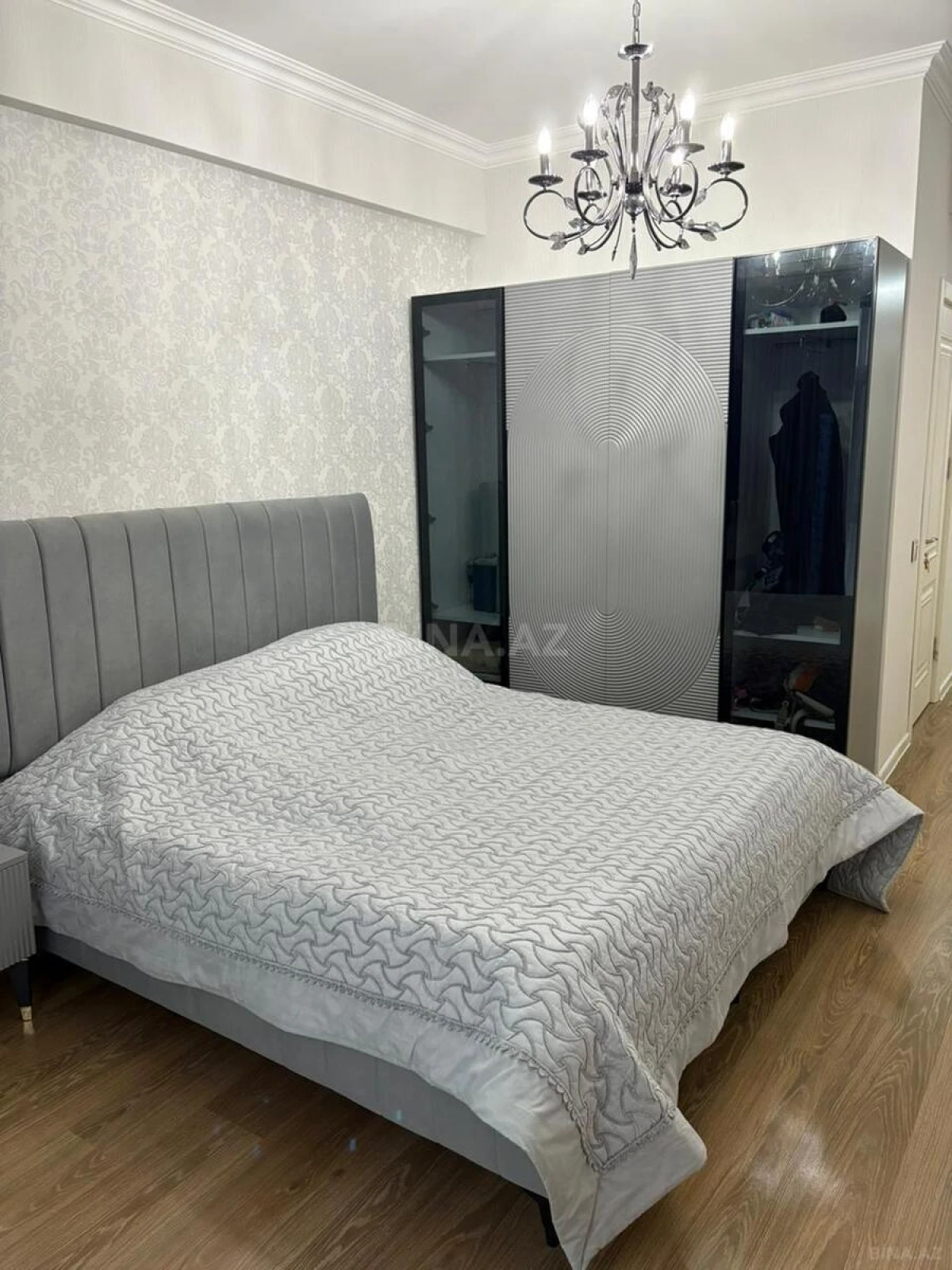Kirayə verilir 4 otaqlı mənzil 130 m²
