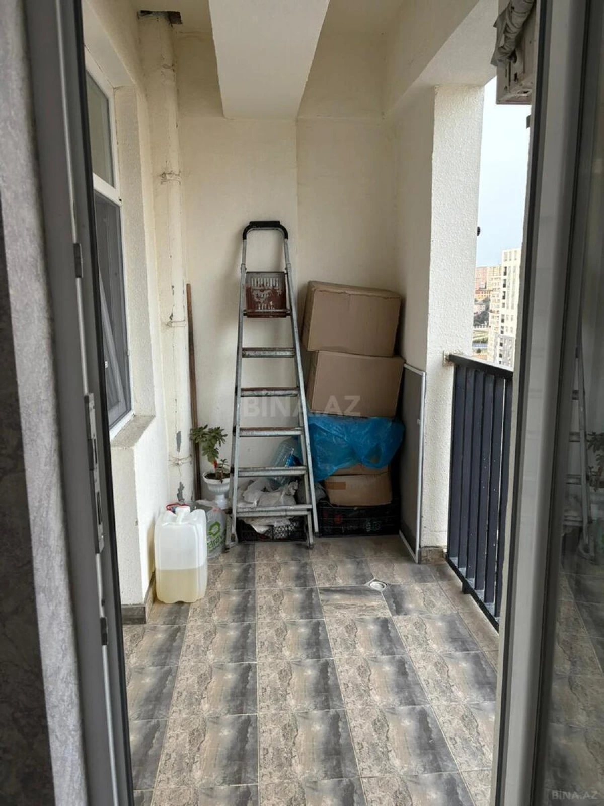 Kirayə verilir 4 otaqlı mənzil 130 m²