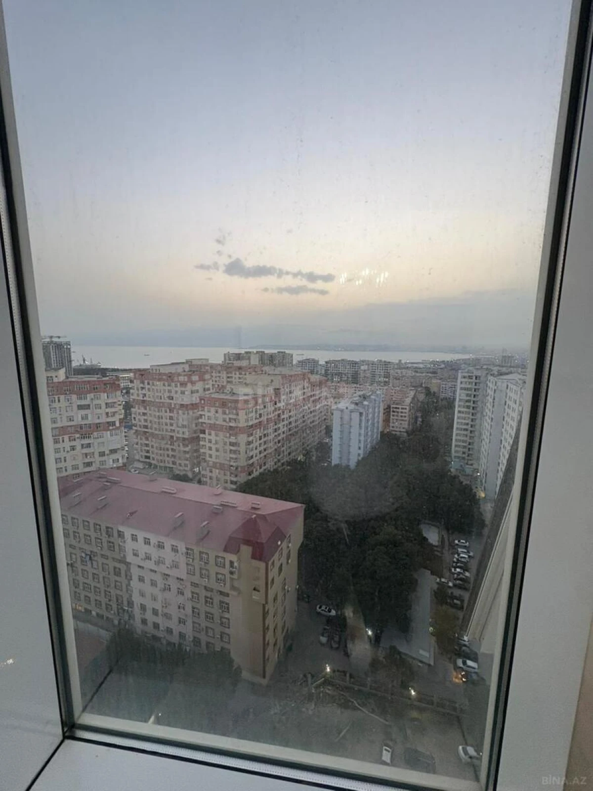 Kirayə verilir 4 otaqlı mənzil 130 m²