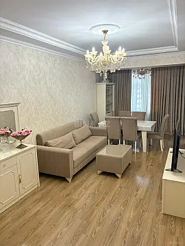 Kirayə verilir 4 otaqlı mənzil 130 m²