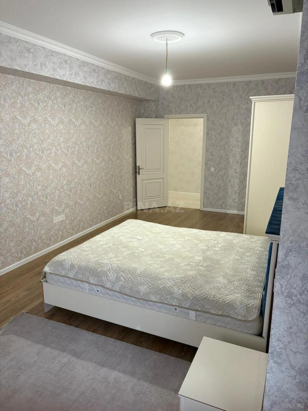 Kirayə verilir 4 otaqlı mənzil 130 m²