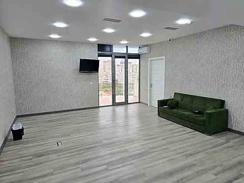 Kirayə verilir 6 otaqlı ofis 252 m²