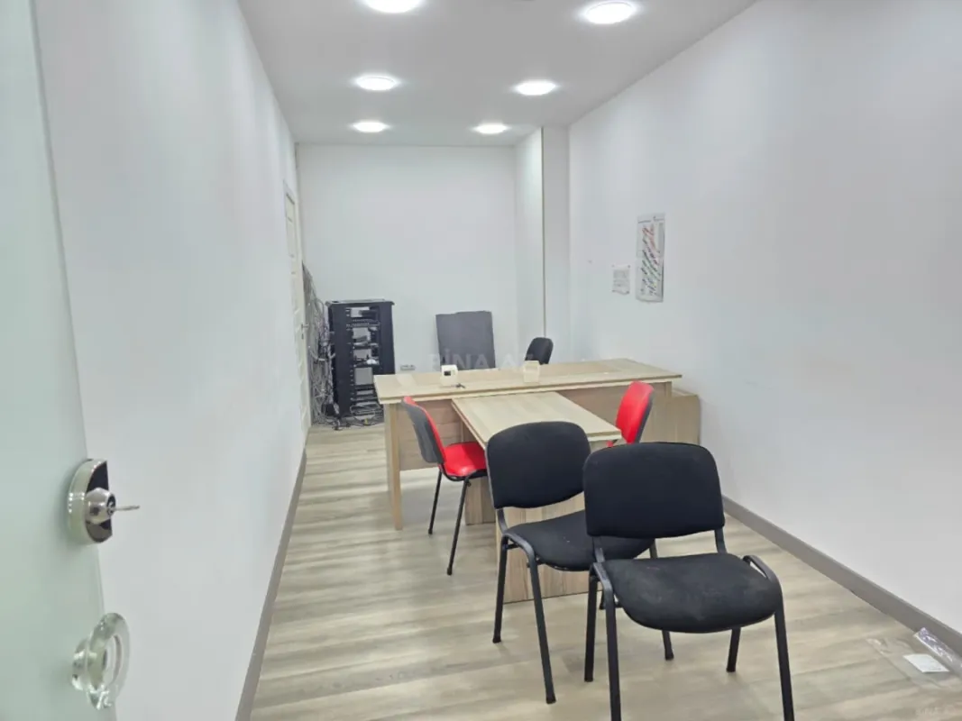 Kirayə verilir 6 otaqlı ofis 252 m²
