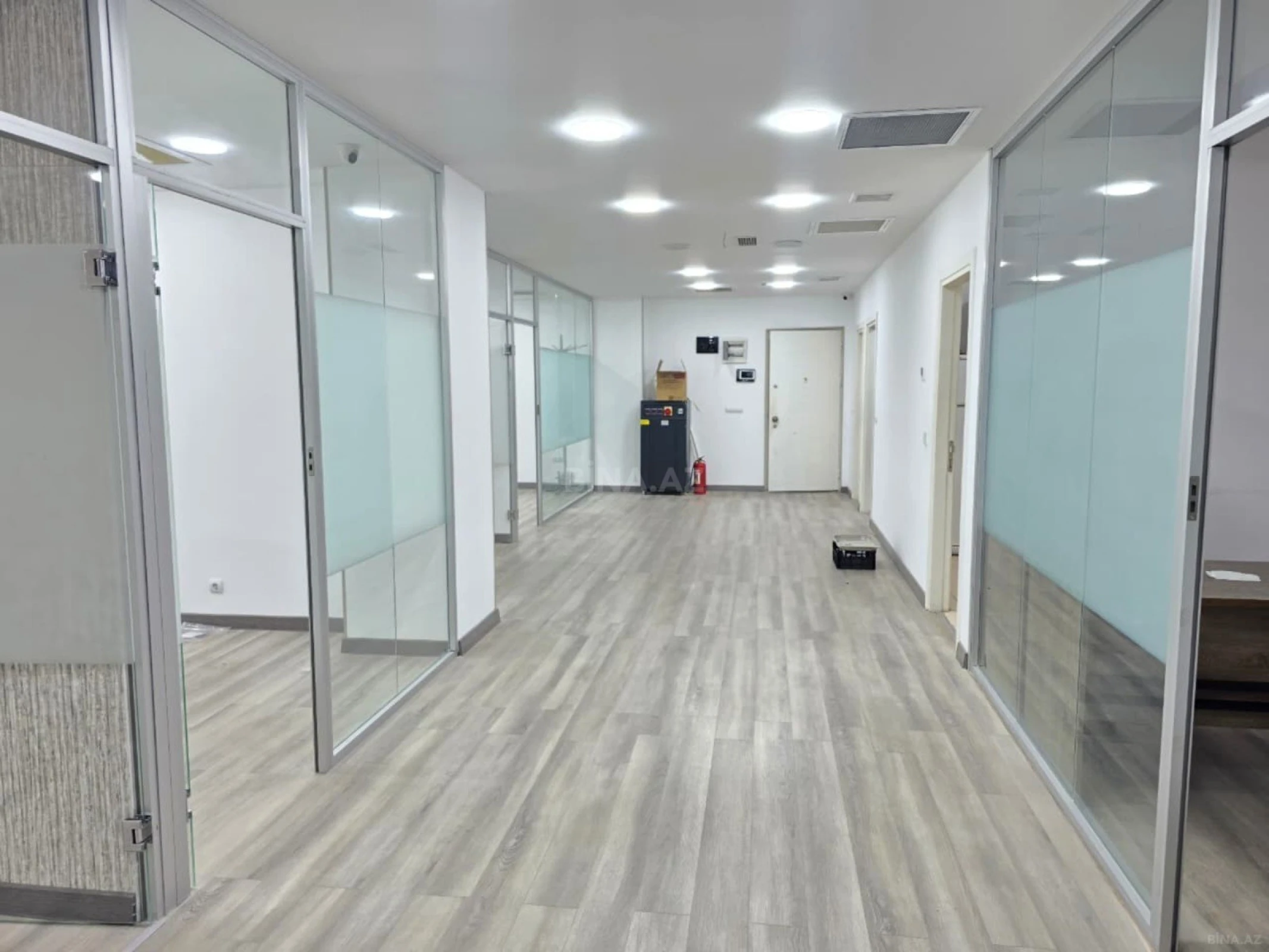 Kirayə verilir 6 otaqlı ofis 252 m²
