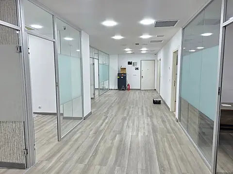 Kirayə verilir 6 otaqlı ofis 252 m²