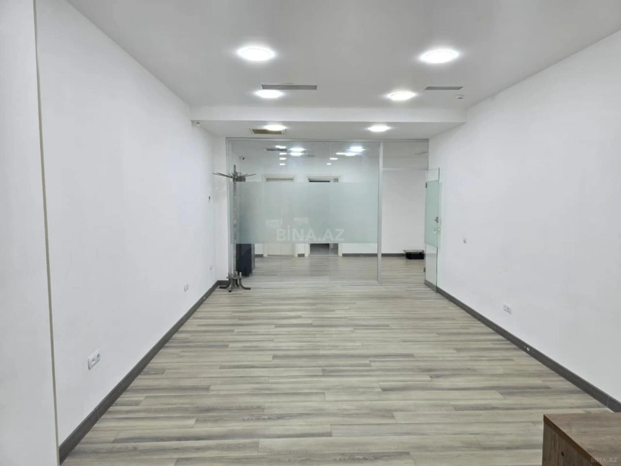 Kirayə verilir 6 otaqlı ofis 252 m²