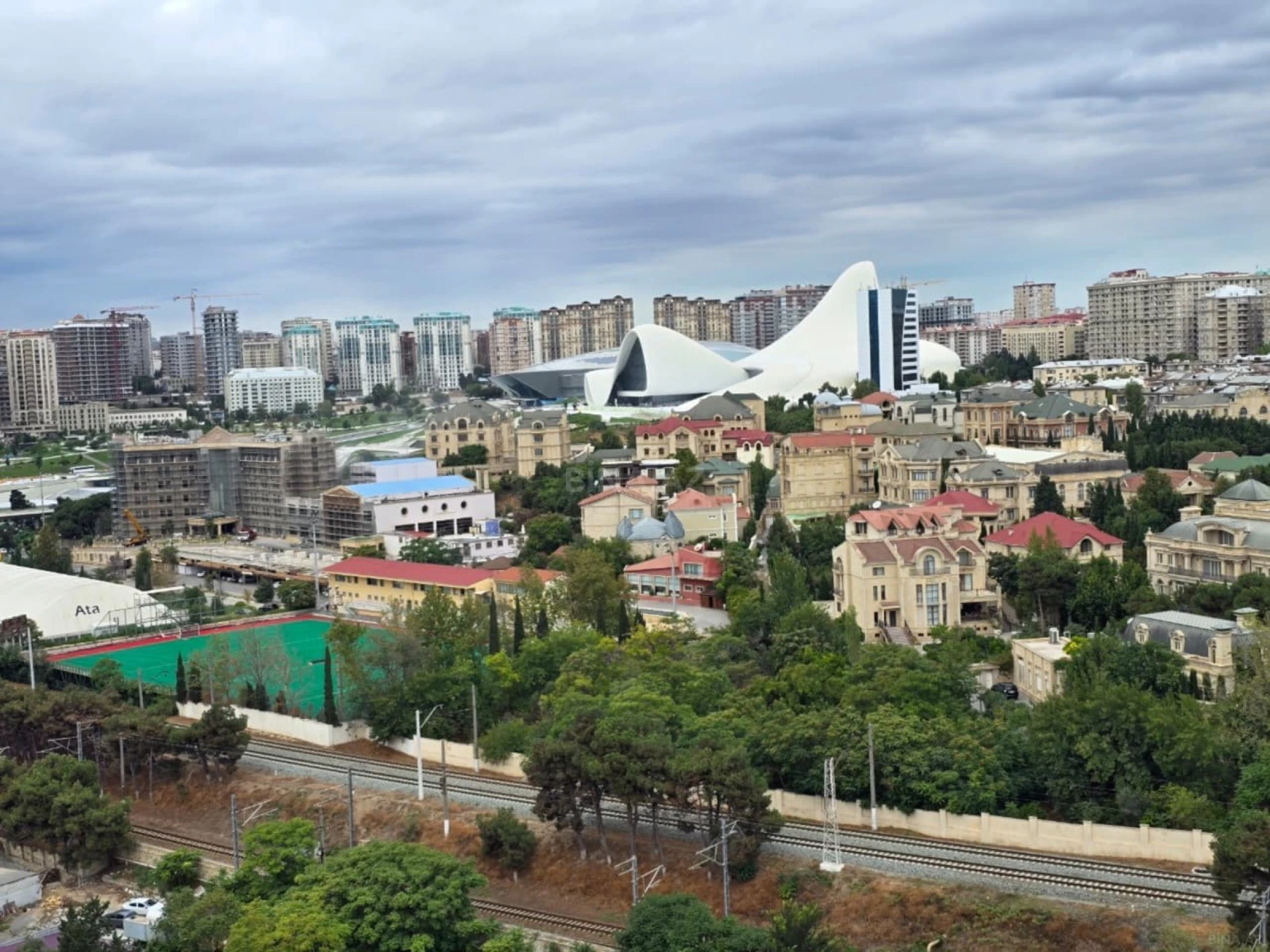 Kirayə verilir 6 otaqlı ofis 252 m²