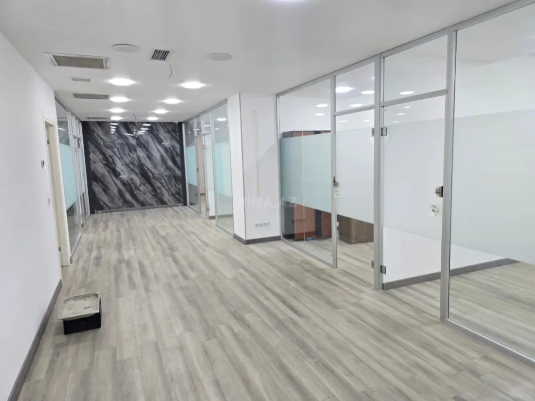Kirayə verilir 6 otaqlı ofis 252 m²