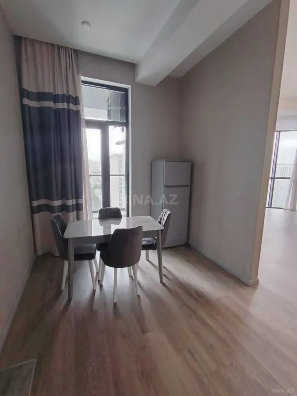 Kirayə verilir 2 otaqlı mənzil 67 m²