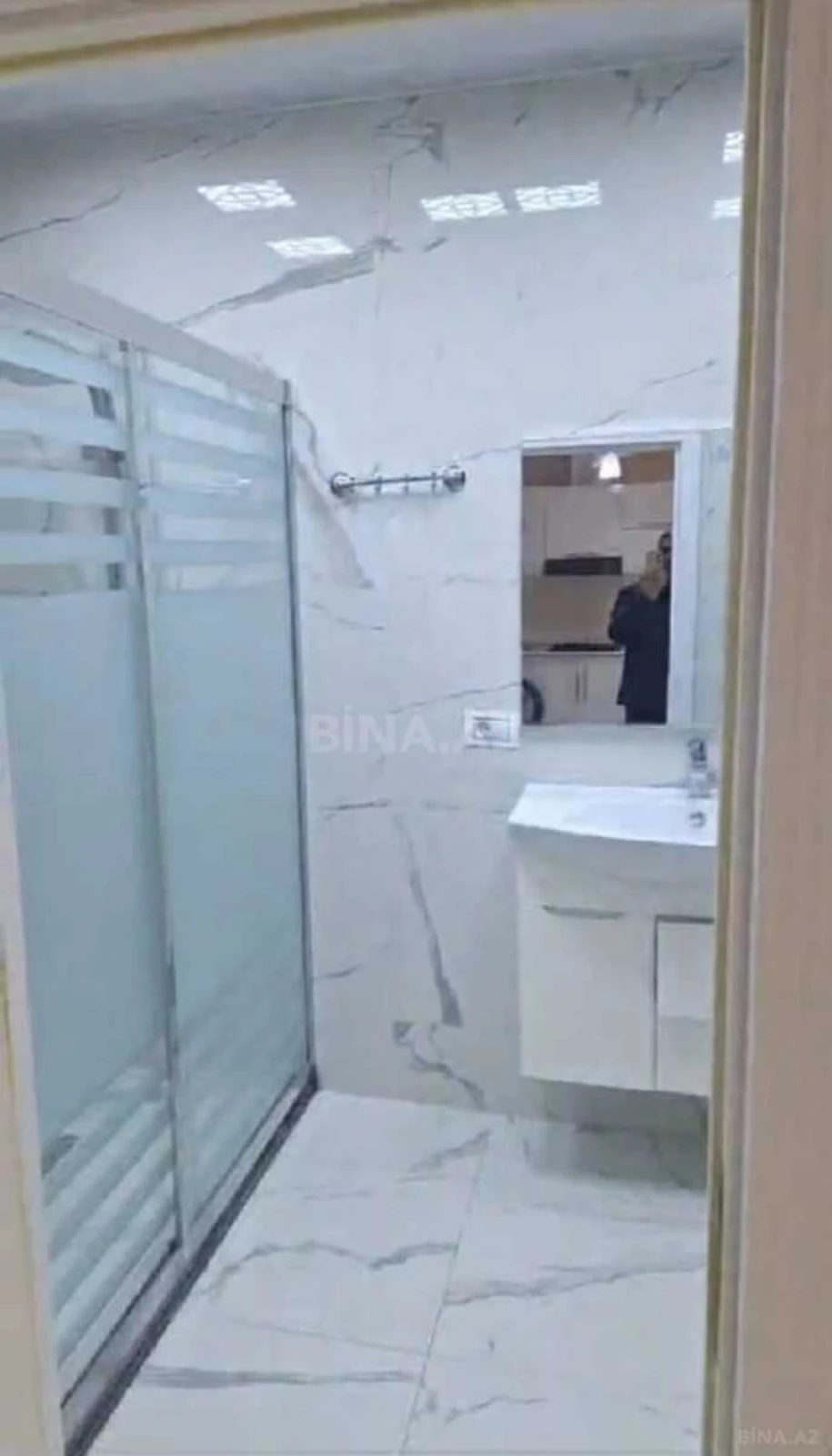 Kirayə verilir 2 otaqlı mənzil 65 m²