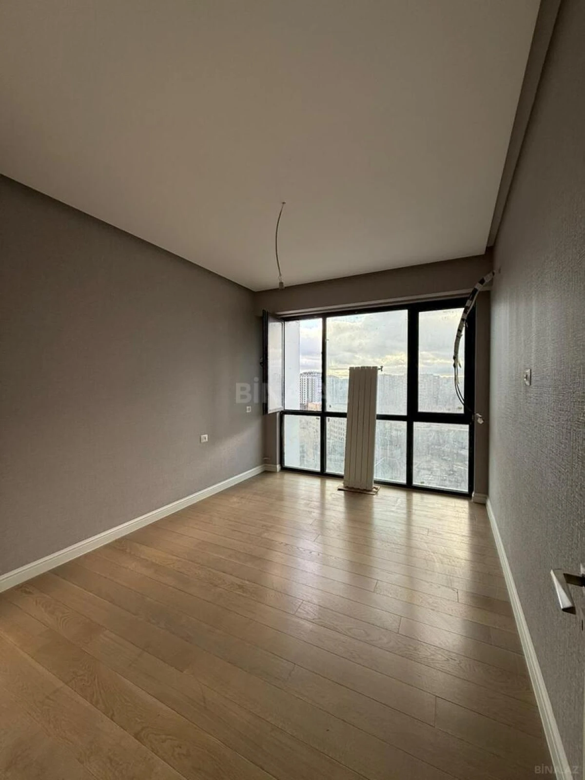 Satılır 3 otaqlı mənzil 84.3 m²