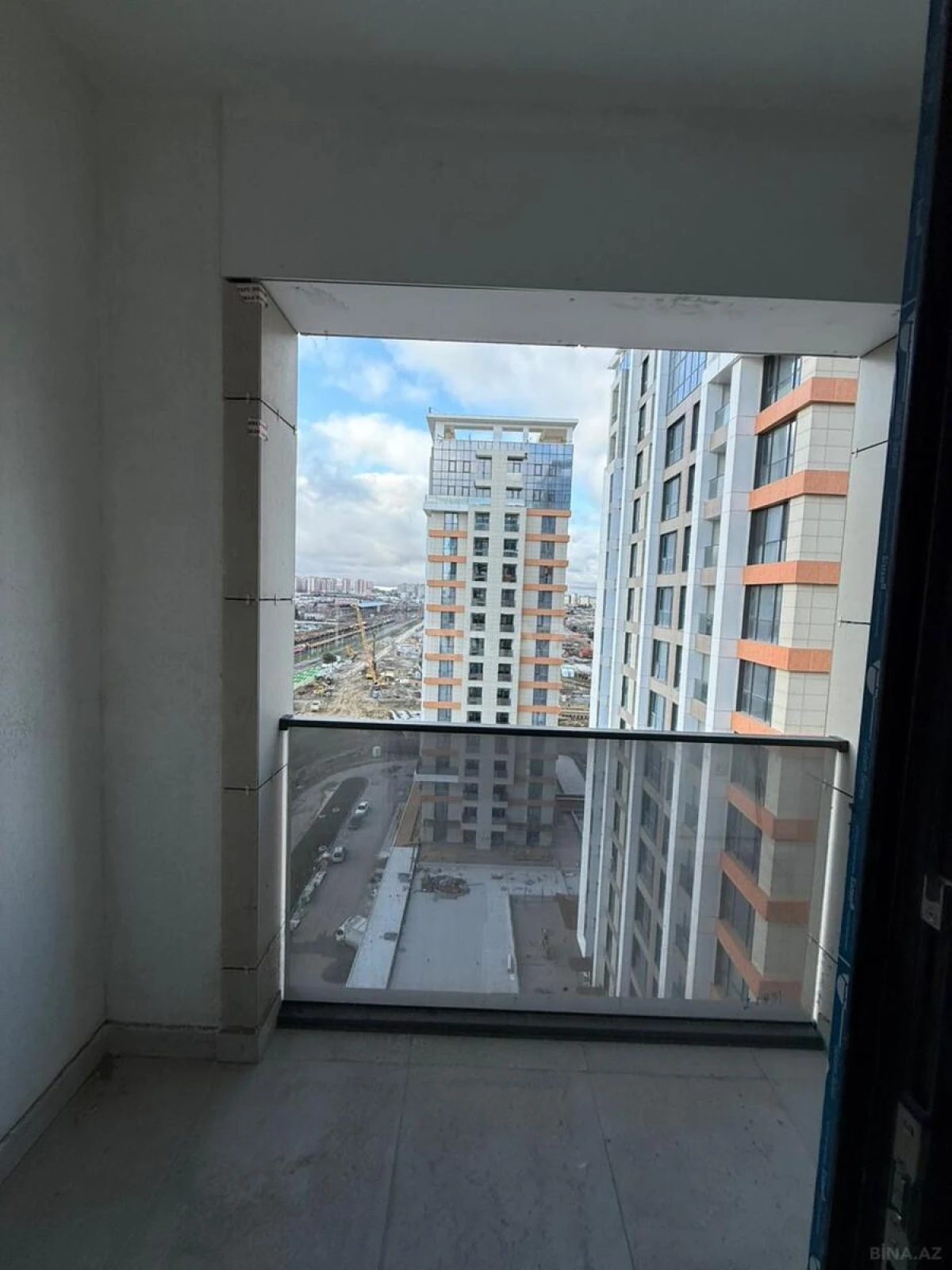 Satılır 3 otaqlı mənzil 84.3 m²