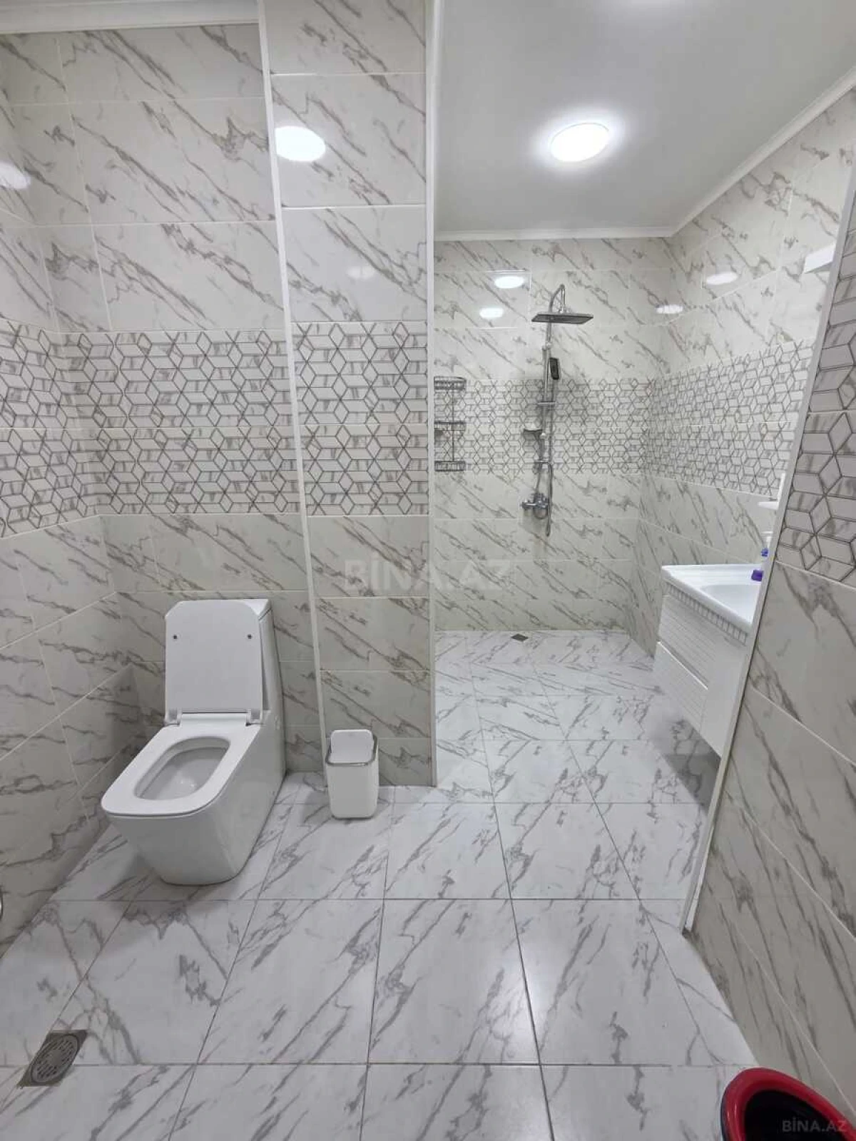 Kirayə verilir 2 otaqlı mənzil 78 m²