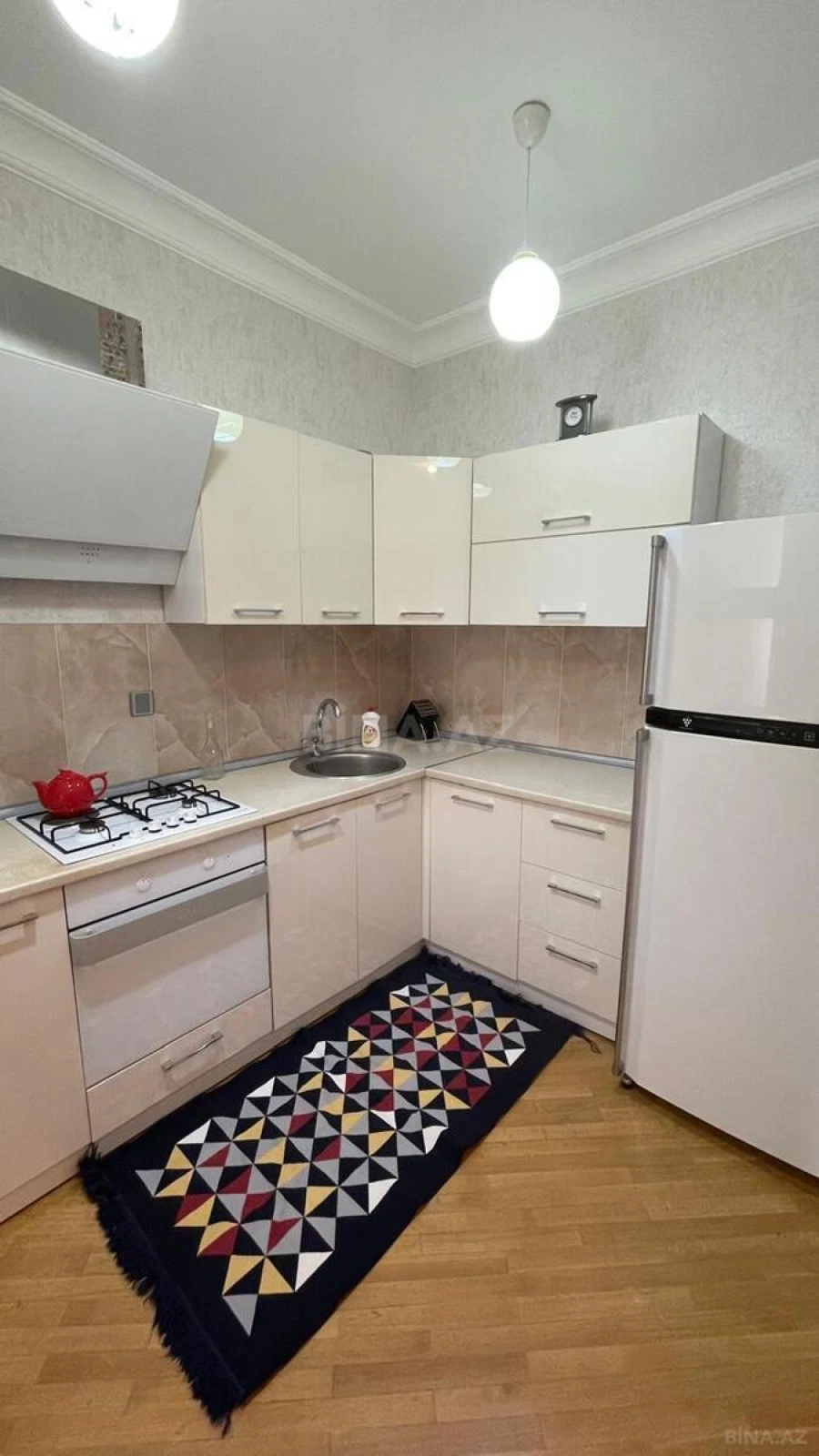 Kirayə verilir 2 otaqlı mənzil 70 m²