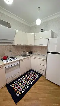 Kirayə verilir 2 otaqlı mənzil 70 m²