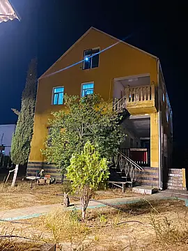Satılır 6 otaqlı həyət evi 270 m²
