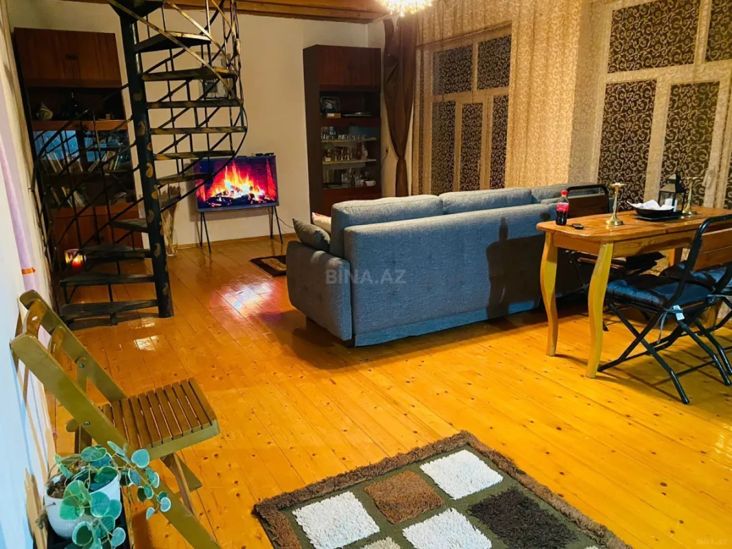 Satılır 6 otaqlı həyət evi 270 m²