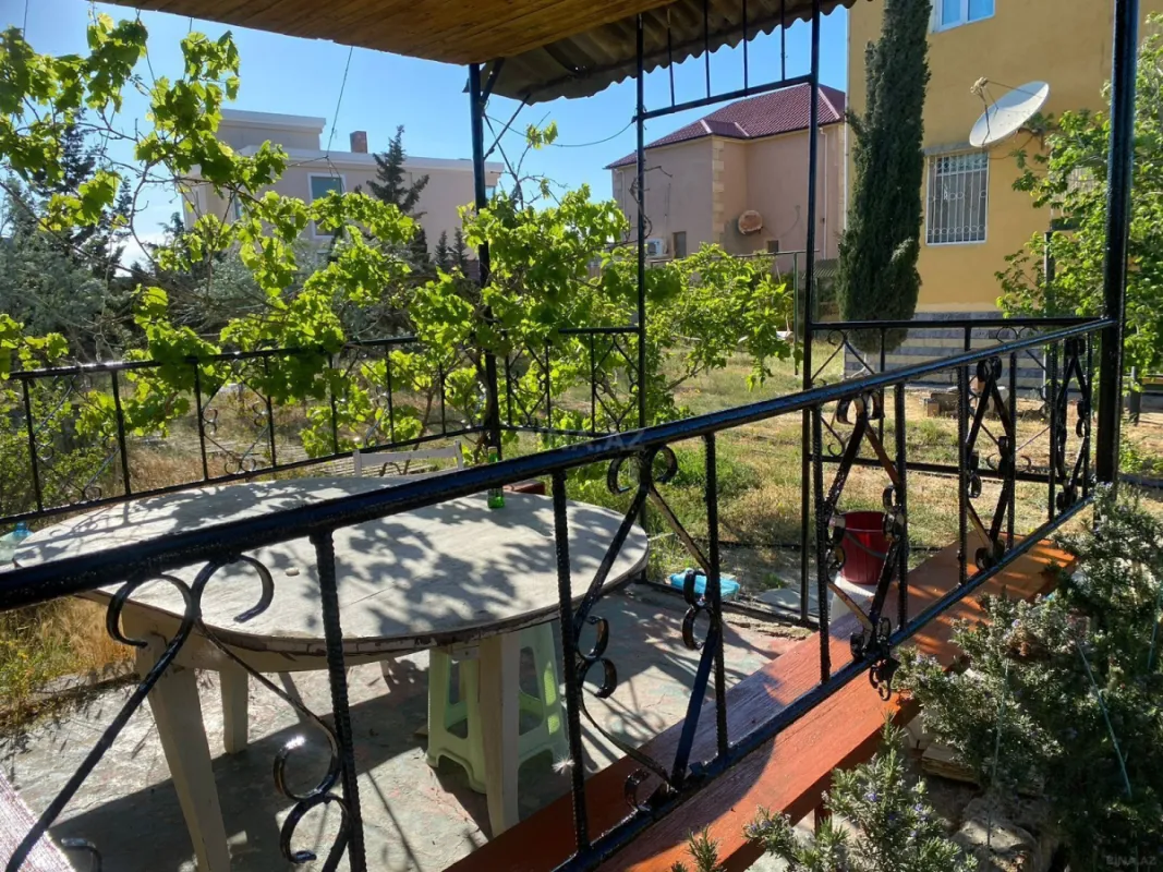 Satılır 6 otaqlı həyət evi 270 m²