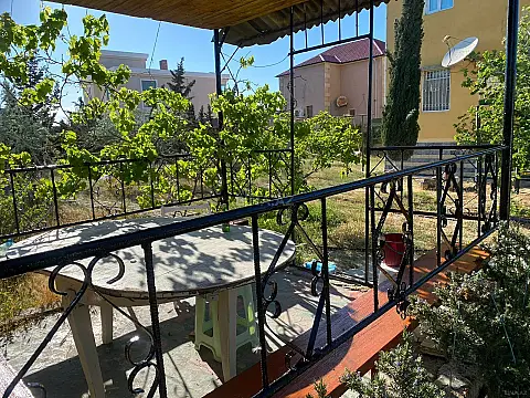 Satılır 6 otaqlı həyət evi 270 m²