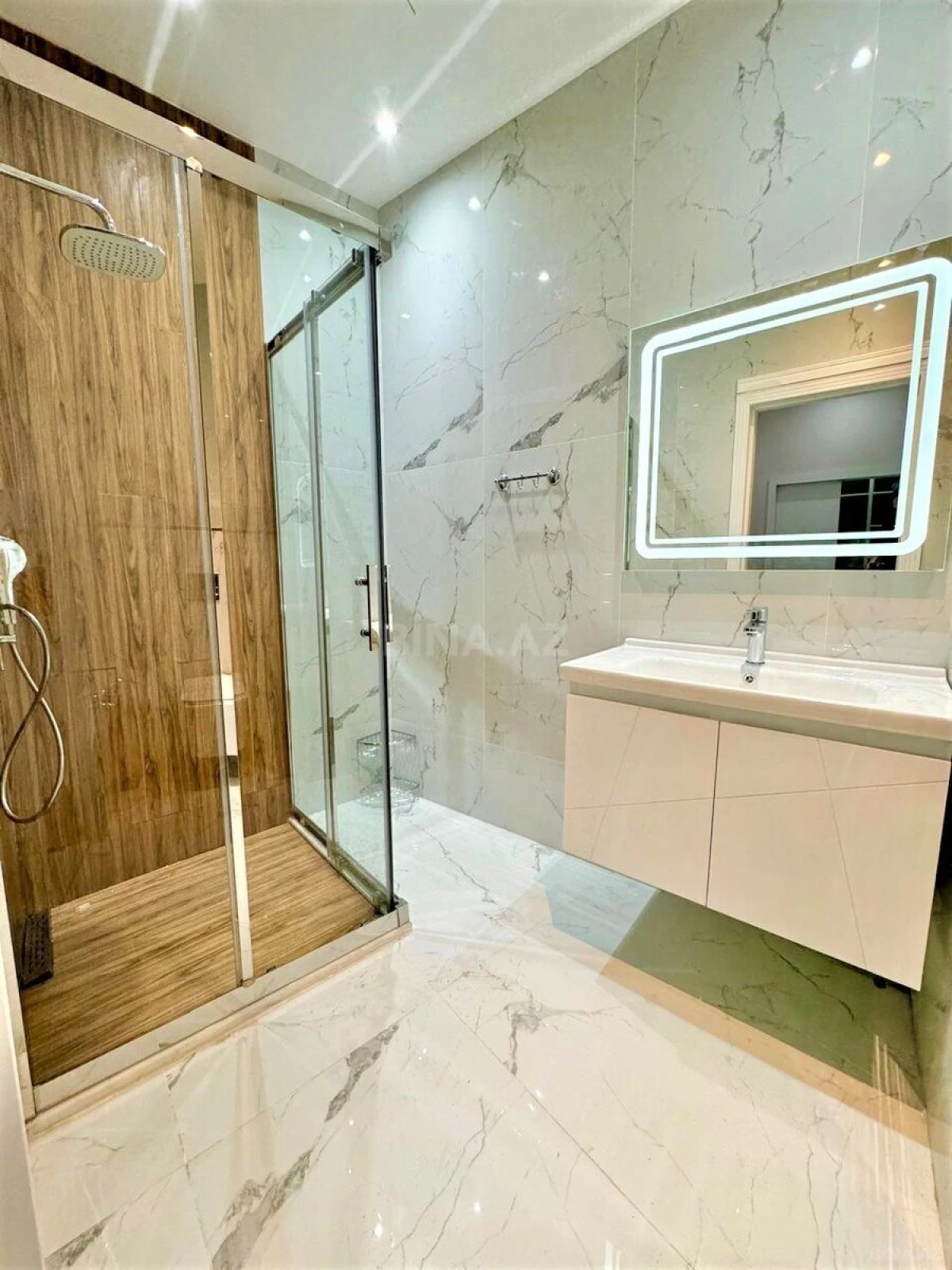 Kirayə verilir 3 otaqlı mənzil 100 m²