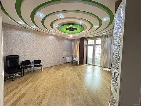 Satılır 4 otaqlı mənzil 182 m²