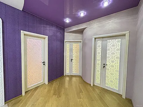 Satılır 4 otaqlı mənzil 182 m²