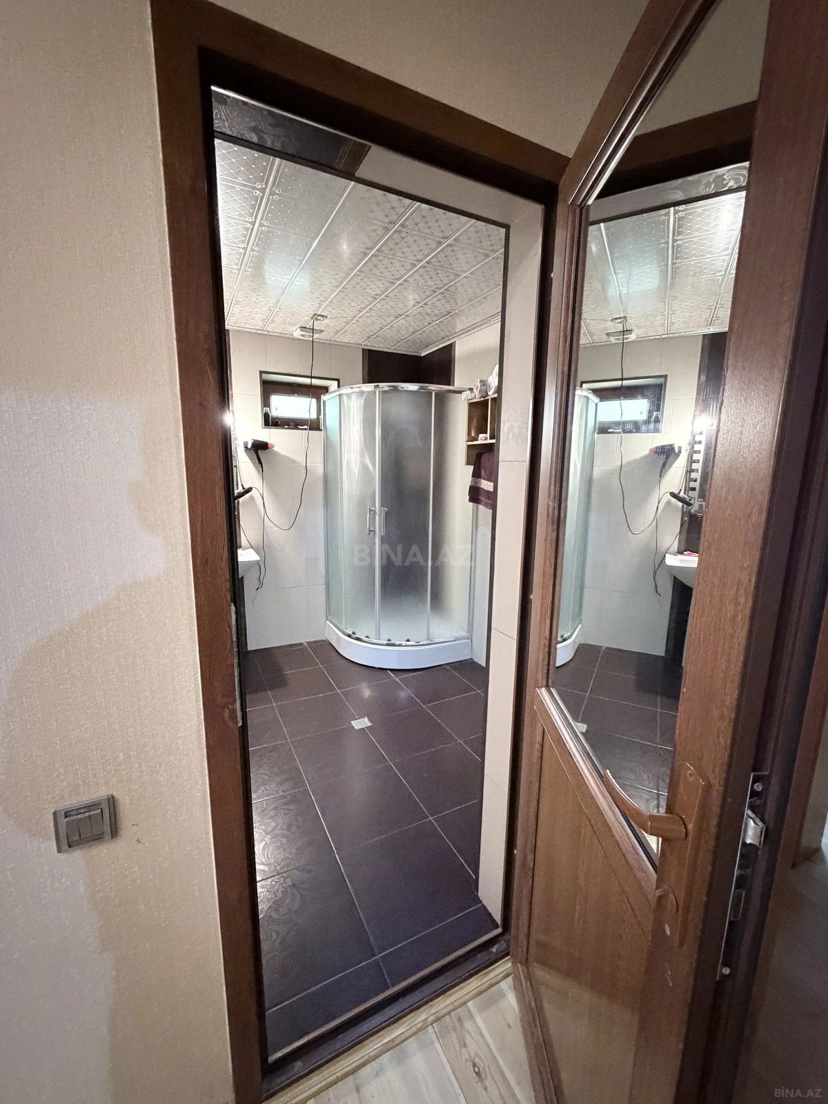 Satılır 5 otaqlı həyət evi 269 m²