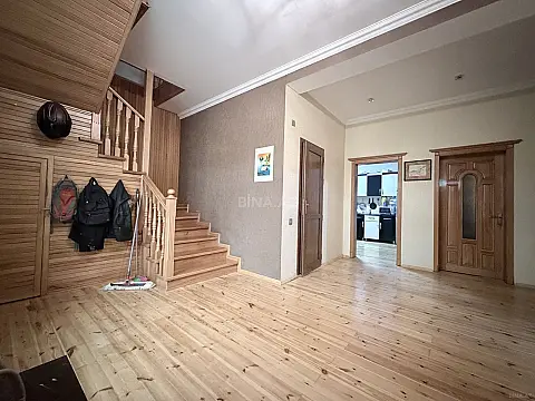 Satılır 5 otaqlı həyət evi 269 m²