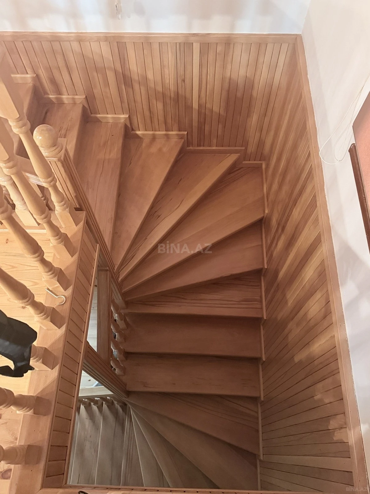 Satılır 5 otaqlı həyət evi 269 m²