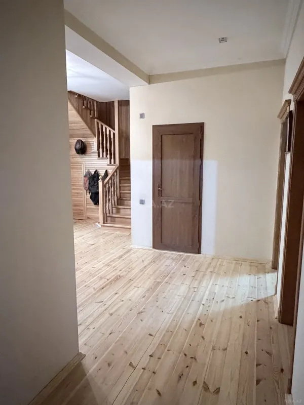 Satılır 5 otaqlı həyət evi 269 m²