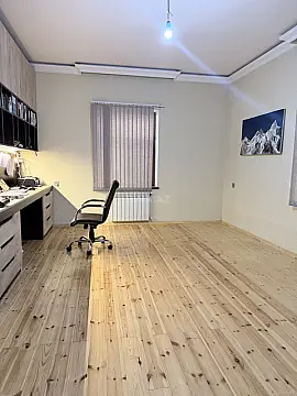 Satılır 5 otaqlı həyət evi 269 m²