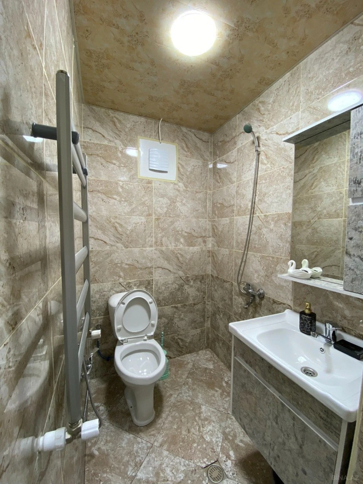 Satılır 4 otaqlı həyət evi 135 m²