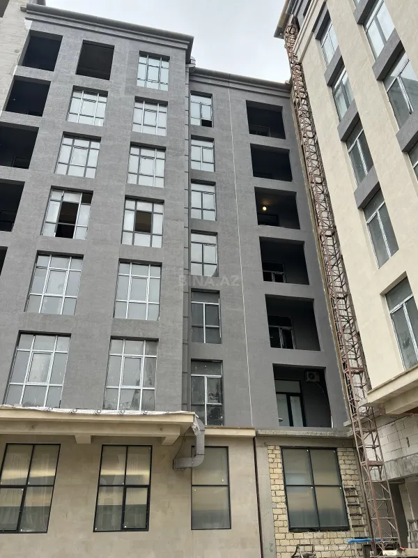 Satılır 4 otaqlı mənzil 136 m²