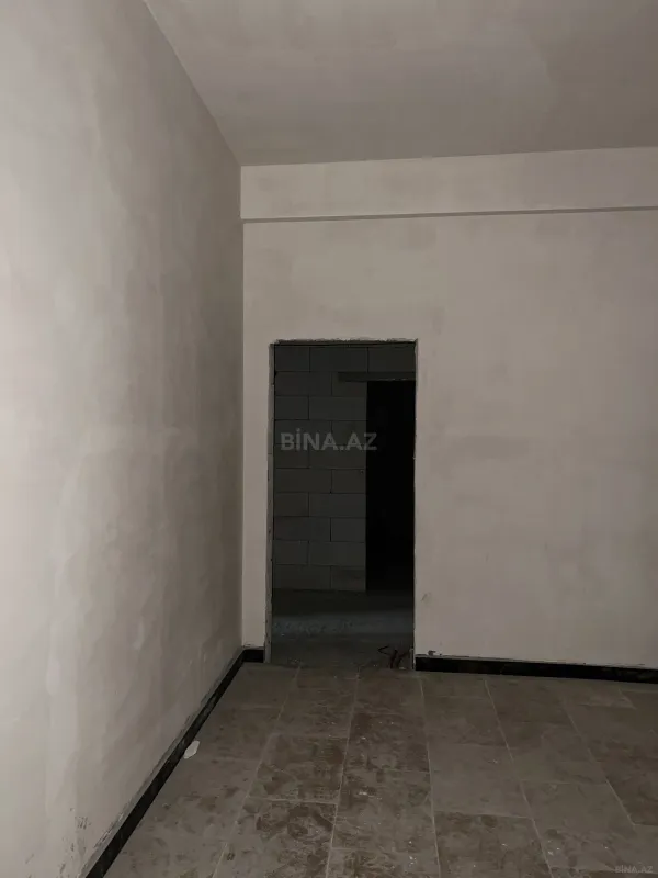 Satılır 4 otaqlı mənzil 136 m²