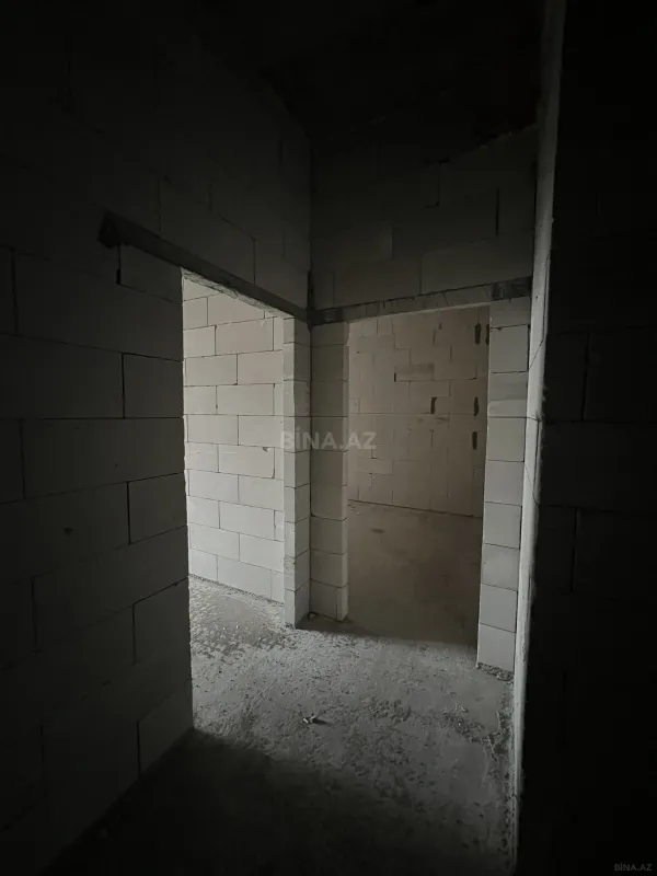 Satılır 4 otaqlı mənzil 136 m²