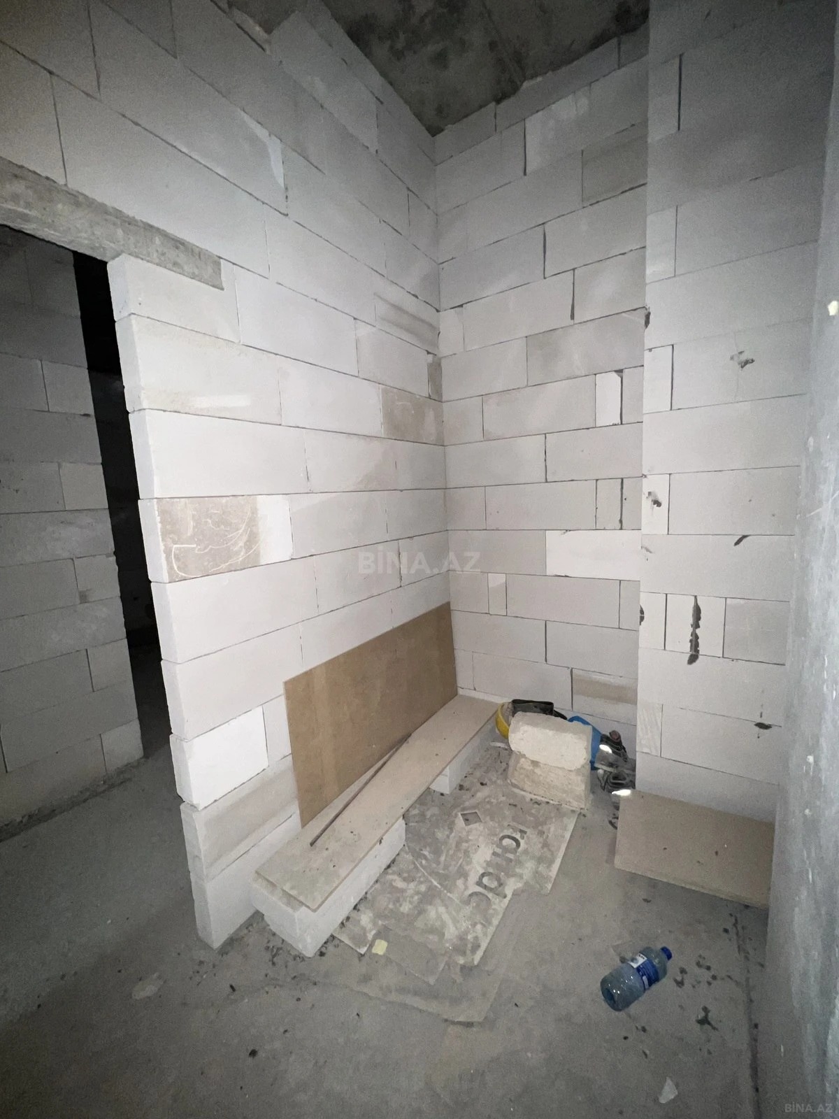 Satılır 4 otaqlı mənzil 136 m²