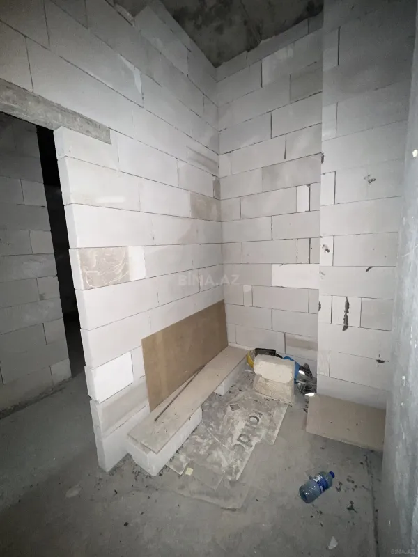 Satılır 4 otaqlı mənzil 136 m²