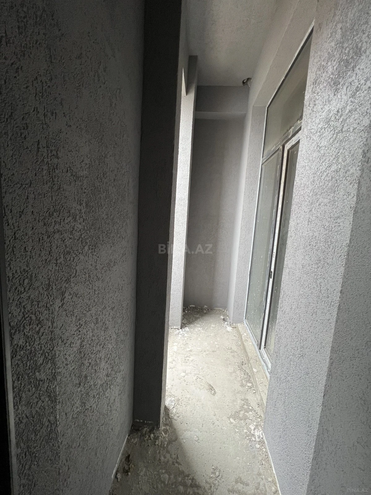 Satılır 4 otaqlı mənzil 136 m²