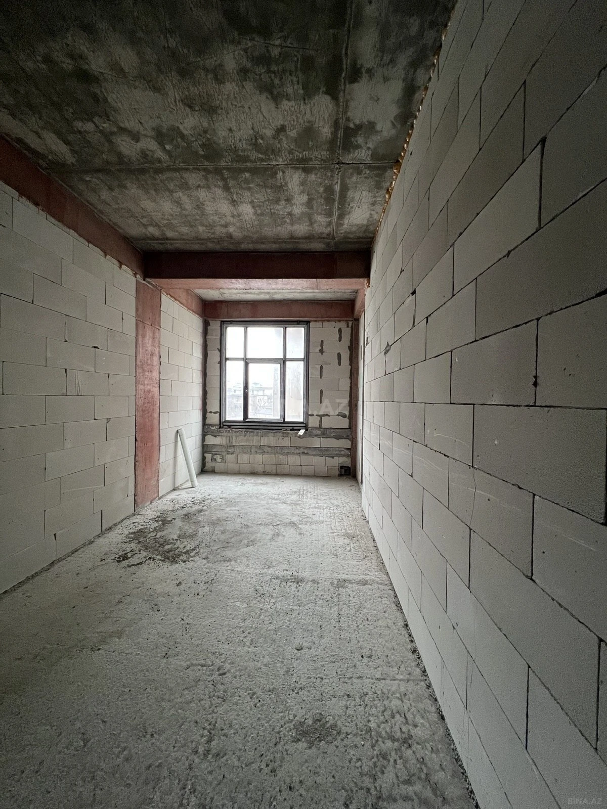 Satılır 4 otaqlı mənzil 136 m²