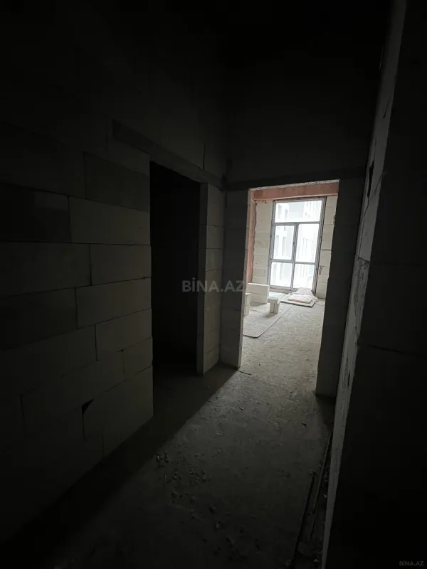 Satılır 4 otaqlı mənzil 136 m²